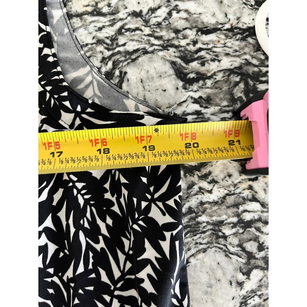 Liz Lange Maternity Blouse Top Women L Black White Stretch Leaf Print Sleeveless - Picture 4 of 4